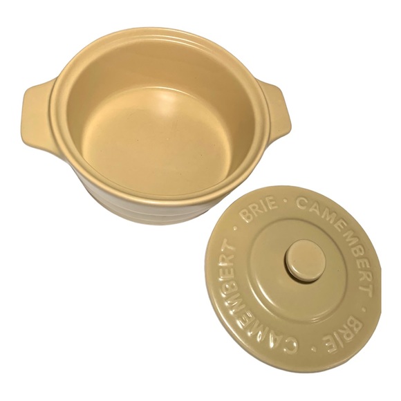 NWT Stoneware Brie & Hot Dip Baker Serve from Oven to Table Butter Yellow - Picture 4 of 8